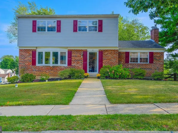 21 Cathy Ln, Aston, PA 19014