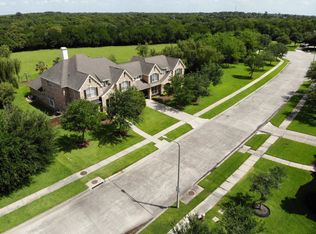 401 Northcliff Ridge Ln, Friendswood, TX 77546