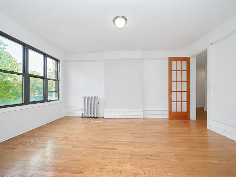 587 Riverside Dr #3B — Photo 2