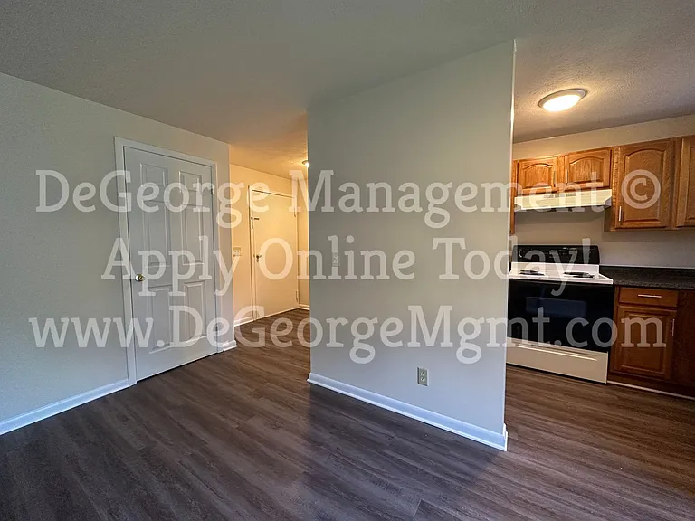 Woodside Court Apartments — Photo 67