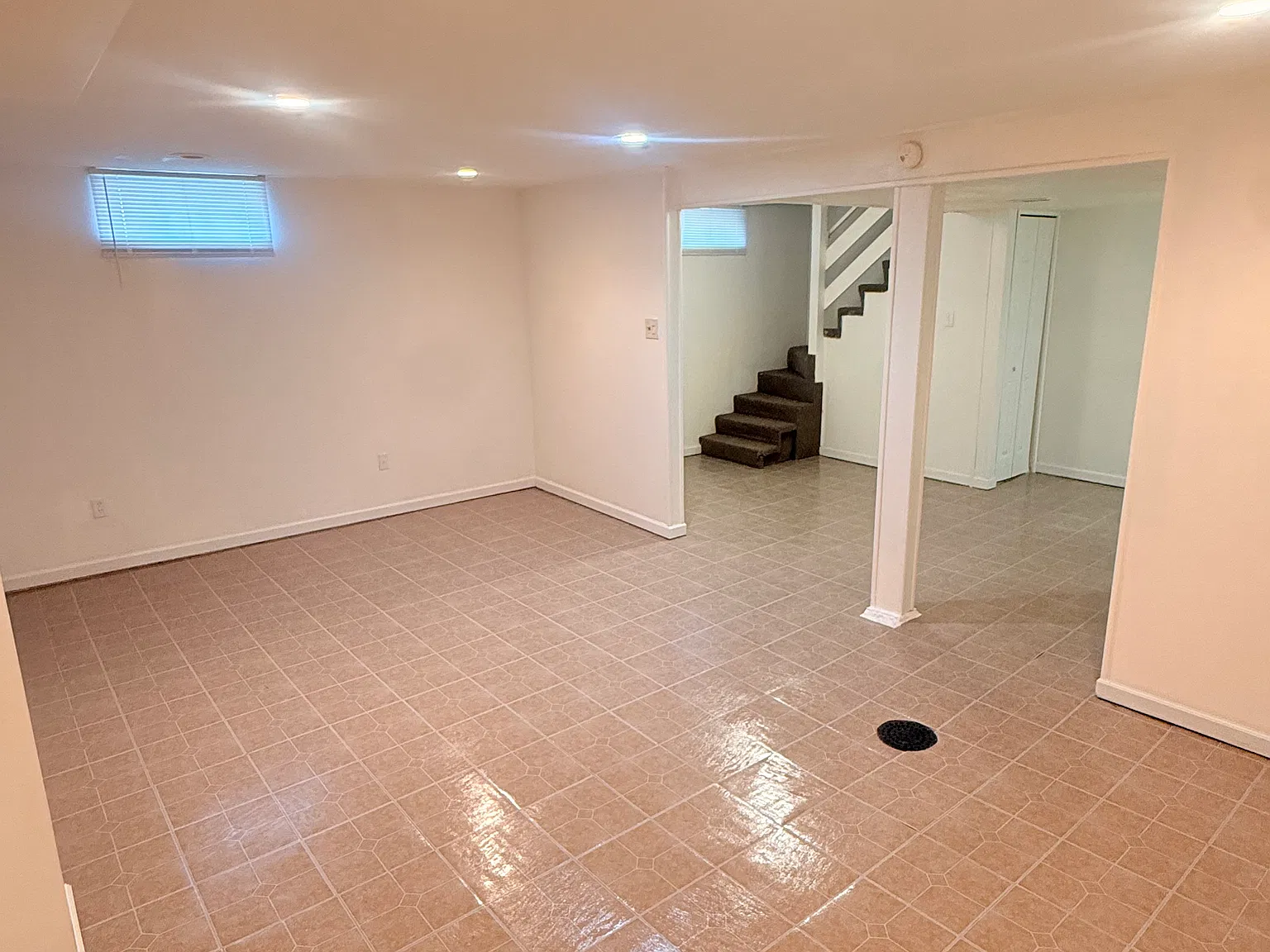 3 bed, 850 sqft, $2,300 — Photo 4