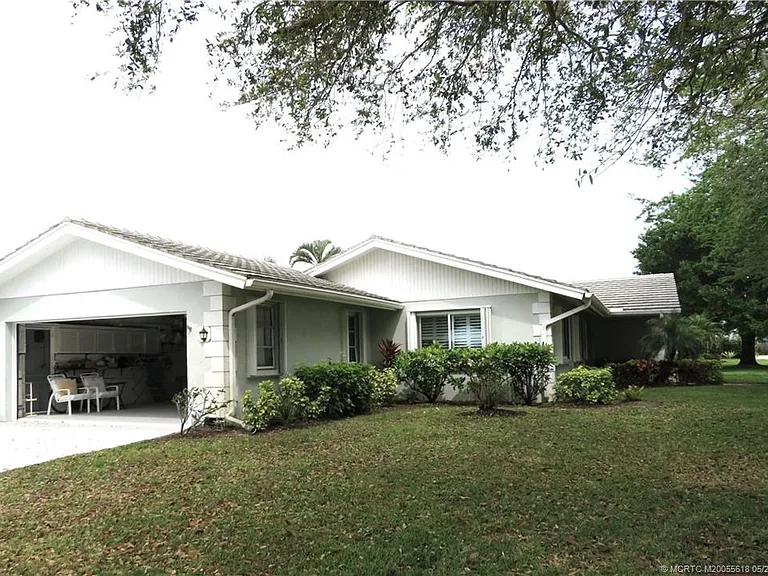 1843 SE Granada Ln — Photo 34