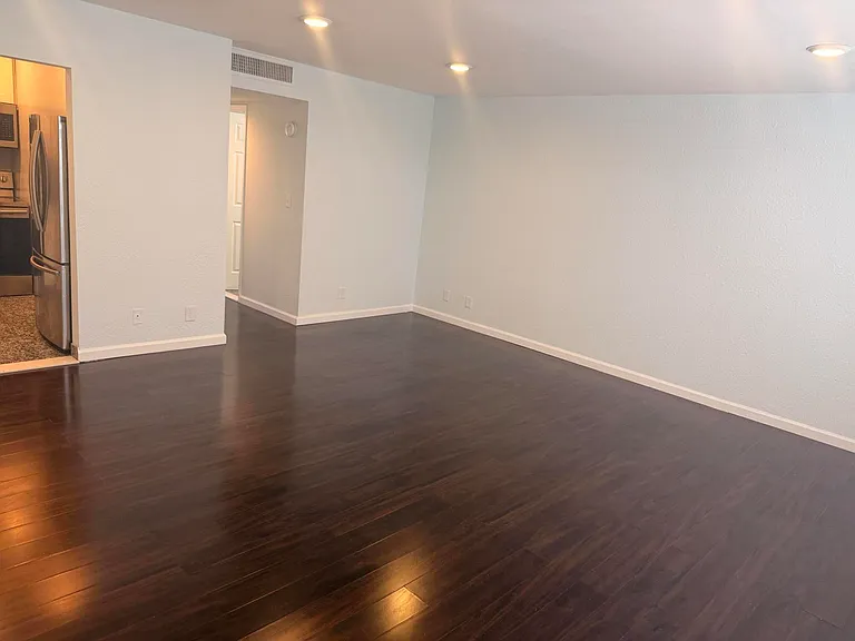 2840 NE 14th St #403A — Photo 9