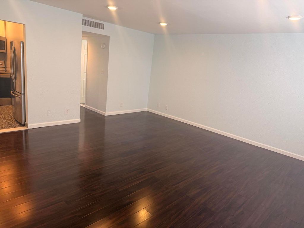 2840 NE 14th St #403A, photo 9
