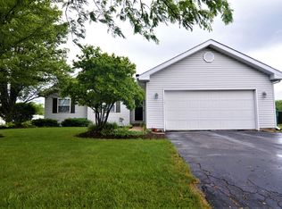 911 Meadowbrook Rd, Elwood, IL 60421