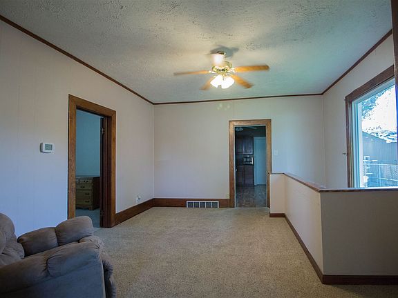 3rd image of 1615 E Ave