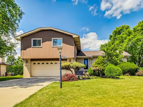 11500 Nueport Dr, Willow Springs, IL 60480