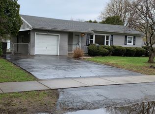 84 Spruce Ln, Rochester, NY 14622