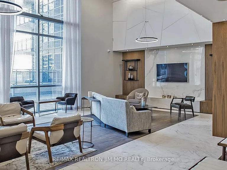255 Village Green Sq #808 — Photo 35