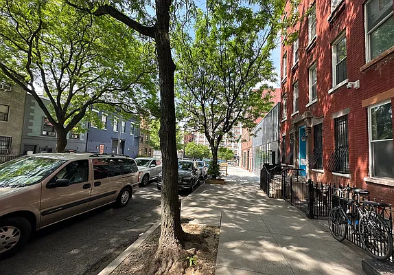 Rented by Avenues Real Estate | media 16