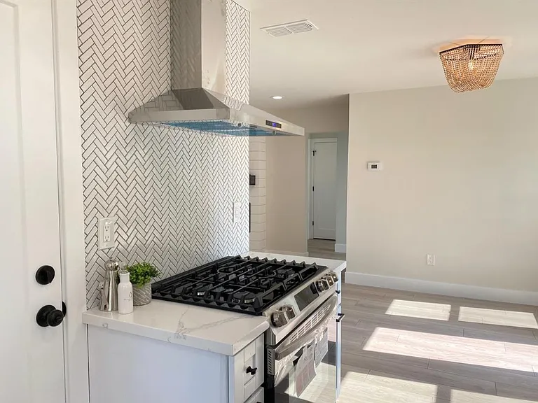 5018 Jerry Way — Photo 4