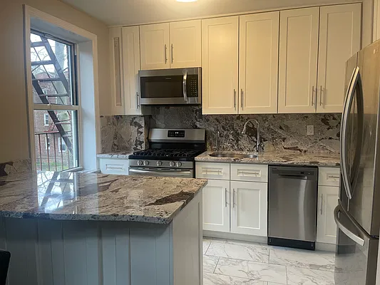 Sold by WRL Realty, LLC | media 6