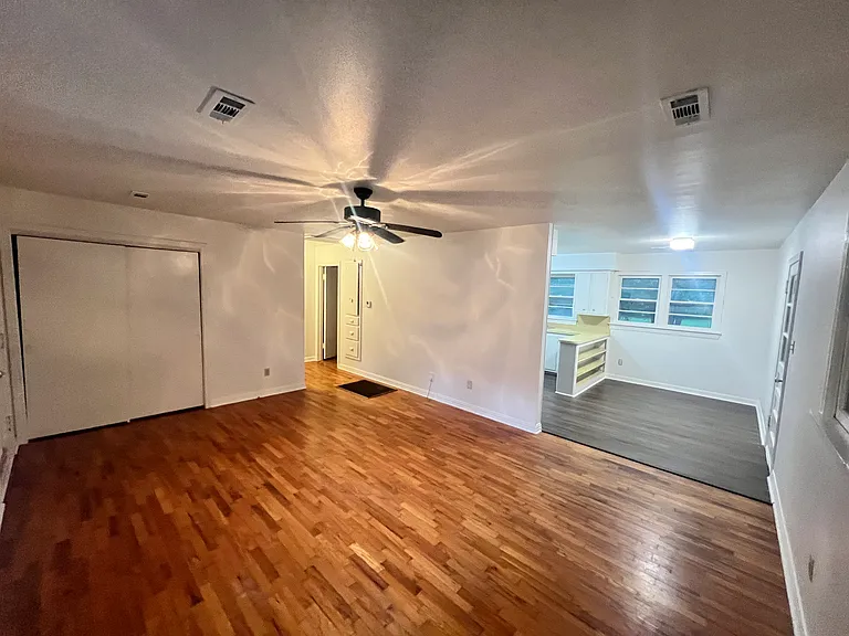 2124 W Wedington Dr — Photo 3