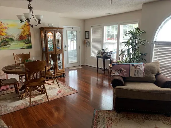 4285 Cedarcroft Ct, Greensboro, NC 27409