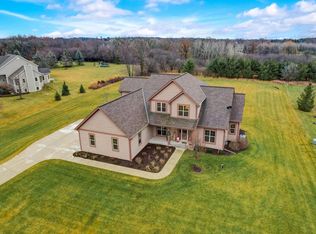 N73W29099 Bark River Rd, Hartland, WI 53029