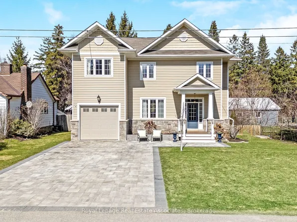 3 Beaver St, Halton Hills, ON L7G 3P4