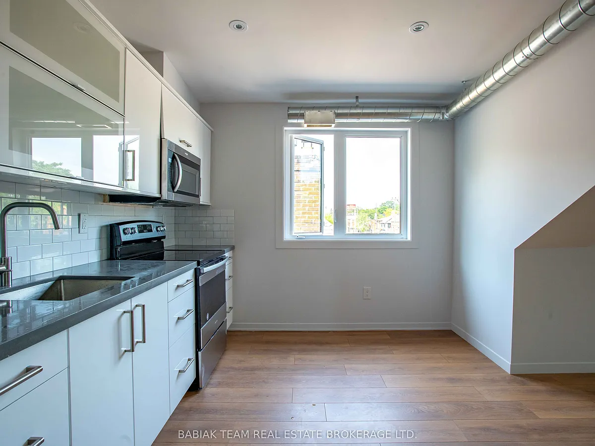 Building Photo - 185 Jane St #3