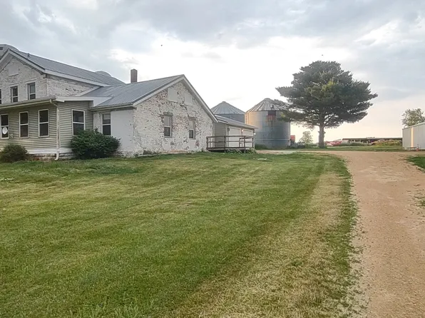 27109 Telegraph Rd, Milledgeville, IL 61051