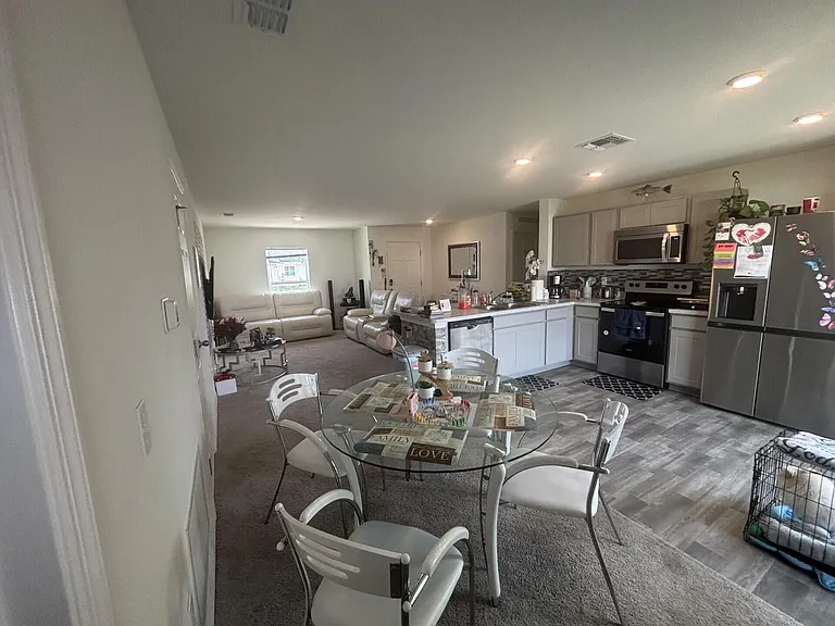402 NE Mainsail St — Photo 9