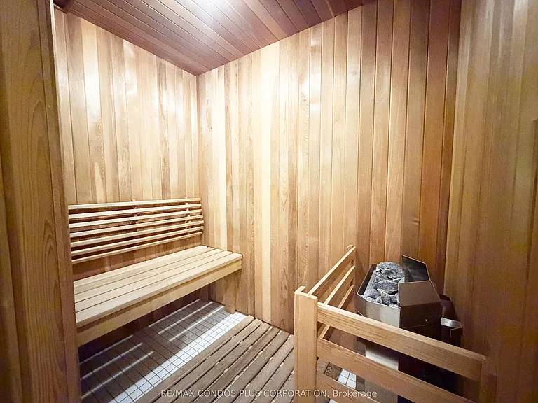 210 Simcoe St #2410 — Photo 20
