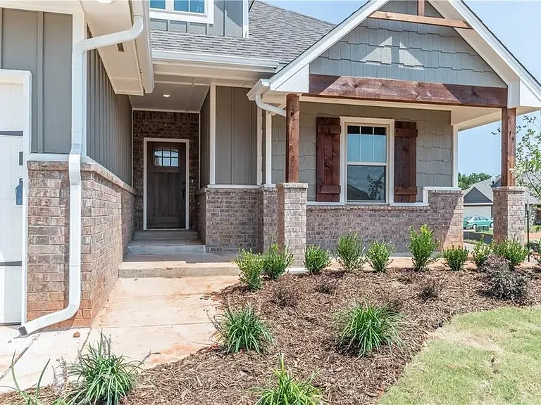 4201 Clevenger Dr — Photo 4