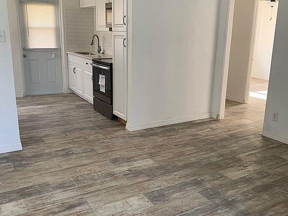 3rd image of 135 Burleigh Ave