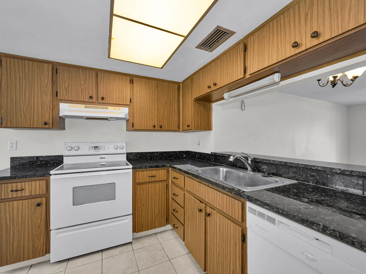 2 bedroom Villa — Photo 2