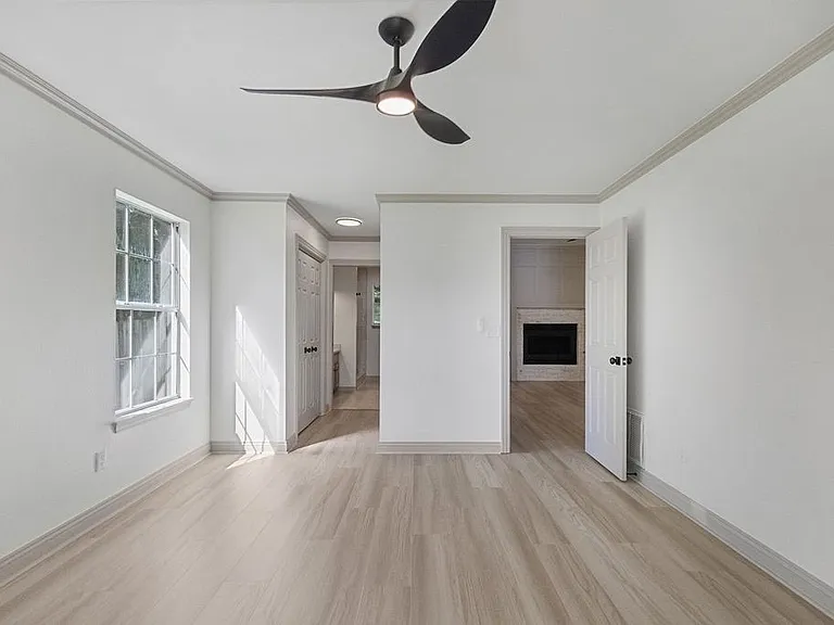 2201 E Bristol Pl — Photo 16