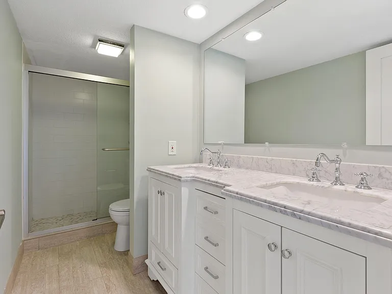 825 Center St #3D — Photo 16
