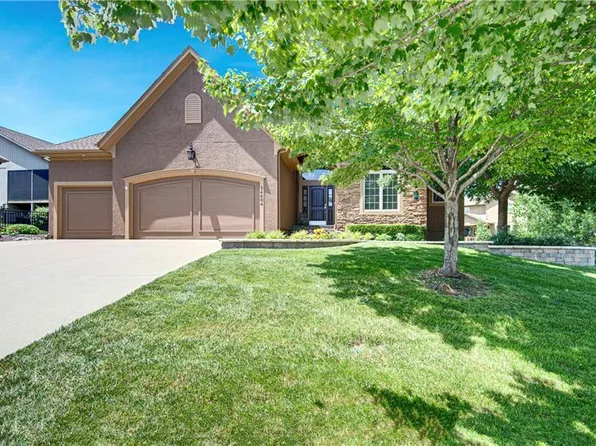 14604 Manor Rd, Leawood, KS 66224