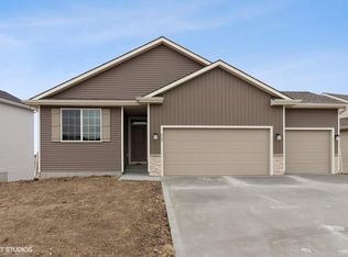 625 SE Maxwell Dr, Waukee, IA 50263