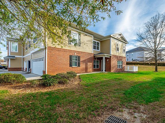 2nd image of 6105 Regency Ct