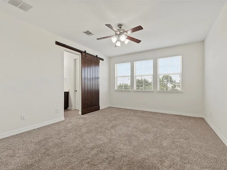 9679 Towne Lake Pkwy — Photo 14
