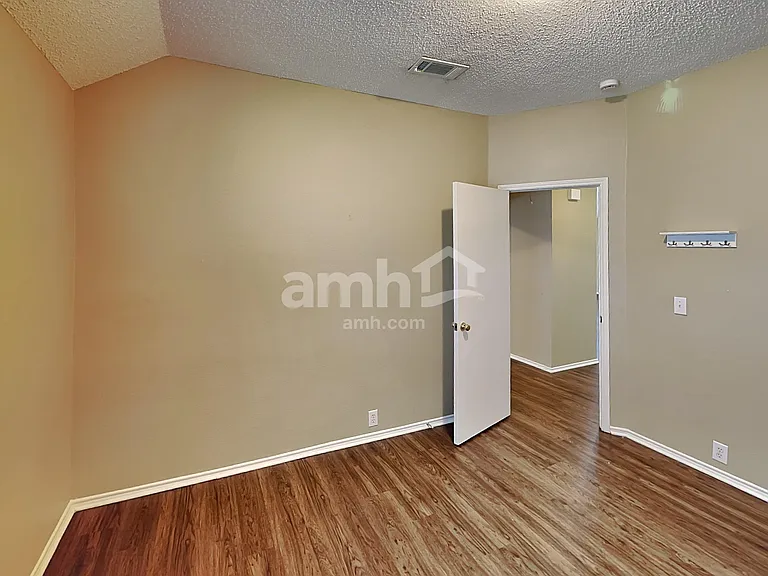 304 Double Oak Ln — Photo 19