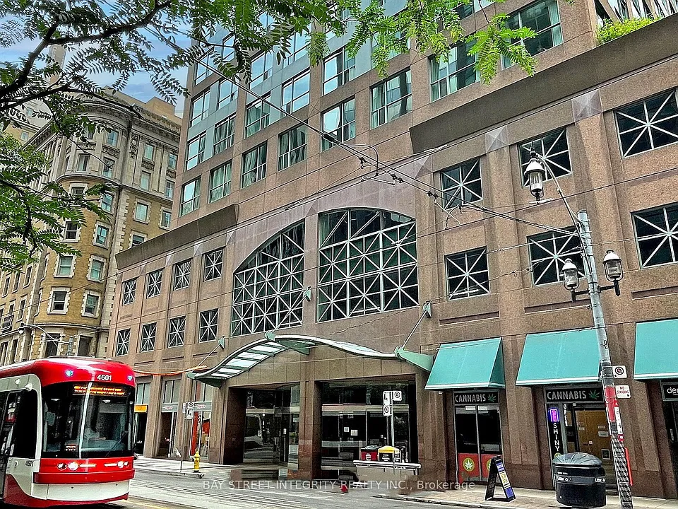 7 King St E #917