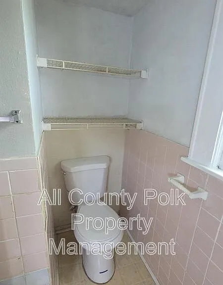 918 E Lime St #1 — Photo 8