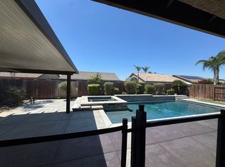 9509 Meadow Falls Dr, Bakersfield, CA 93311