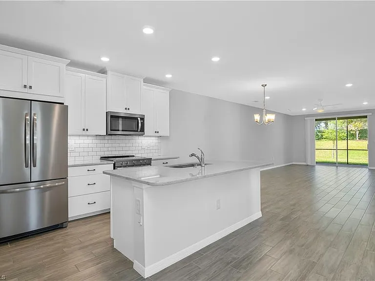 14559 Edgewater Cir — Photo 6