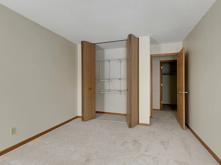 View Pointe Apartments — Photo 38