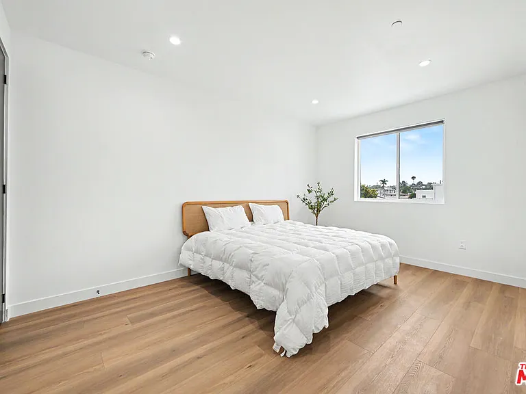 1907 S Corning St #1 — Photo 29