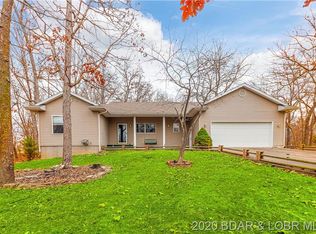 100 Crabapple Cir, Lake Ozark, MO 65049