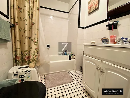 Rented by ZealEstate Group Inc | media 18