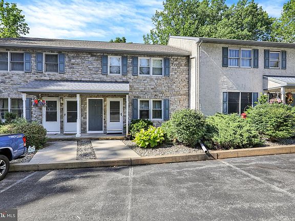 2nd image of 10 Maplewood Ave APT 5A