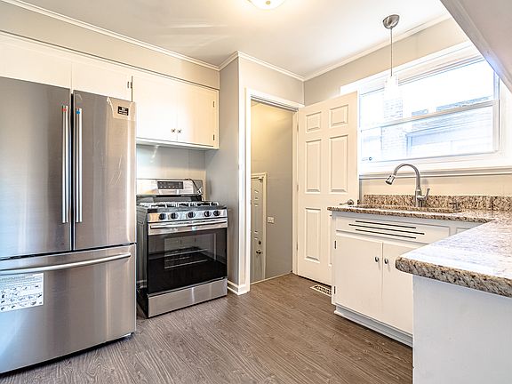 3rd image of 12753 S Elizabeth St