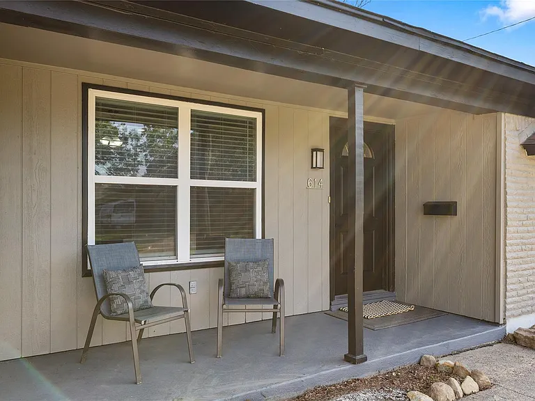 614 Cambridge Dr — Photo 4