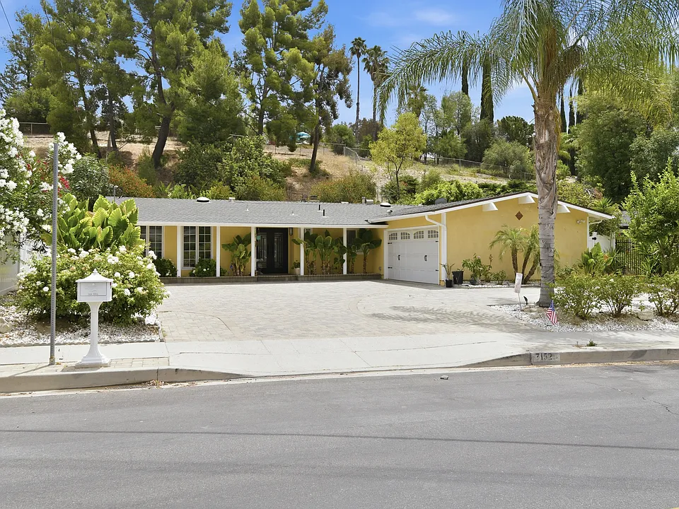 7152 Pomelo Dr
