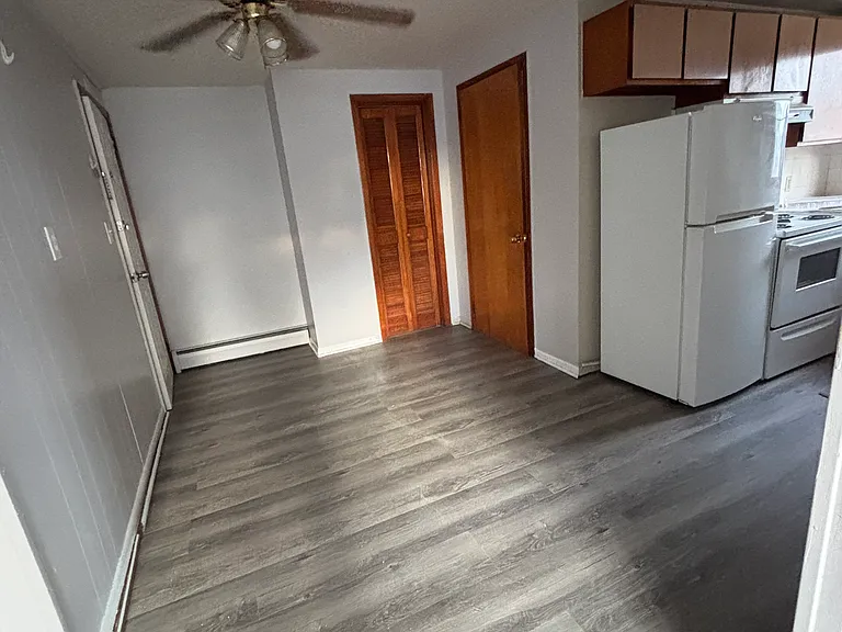 99 Meadowbrook Pkwy #1 — Photo 4