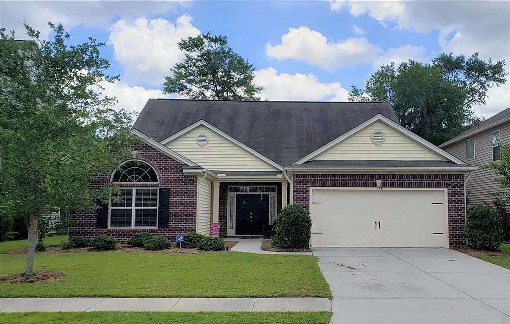 4 bed, 2844 sqft, $2,150 — Photo 1