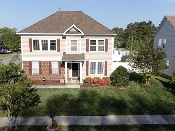 2101 Redgate Dr, Suffolk, VA 23434