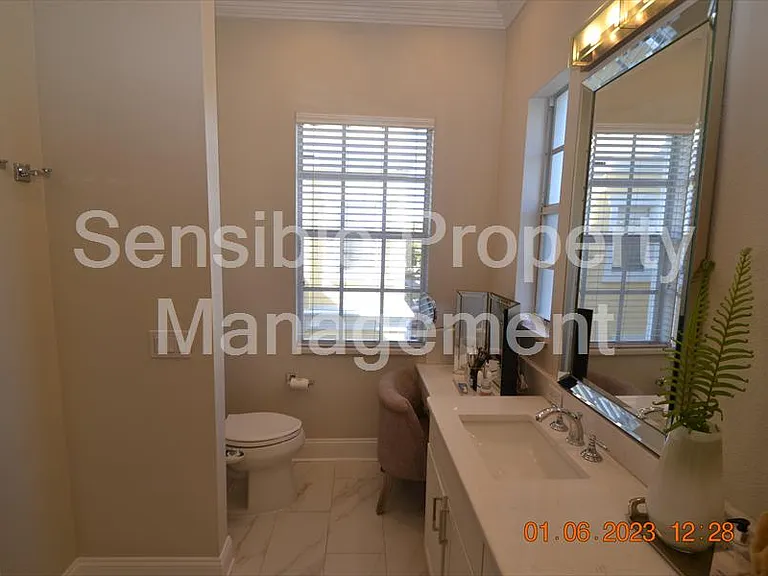 2405 Victoria Gardens Ln — Photo 30